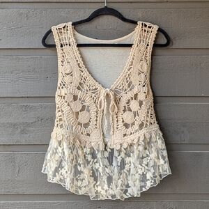 NWOT Blu Pepper Boho Cream Crochet Lace Tie Front Vest Lace Ruffle Size Medium